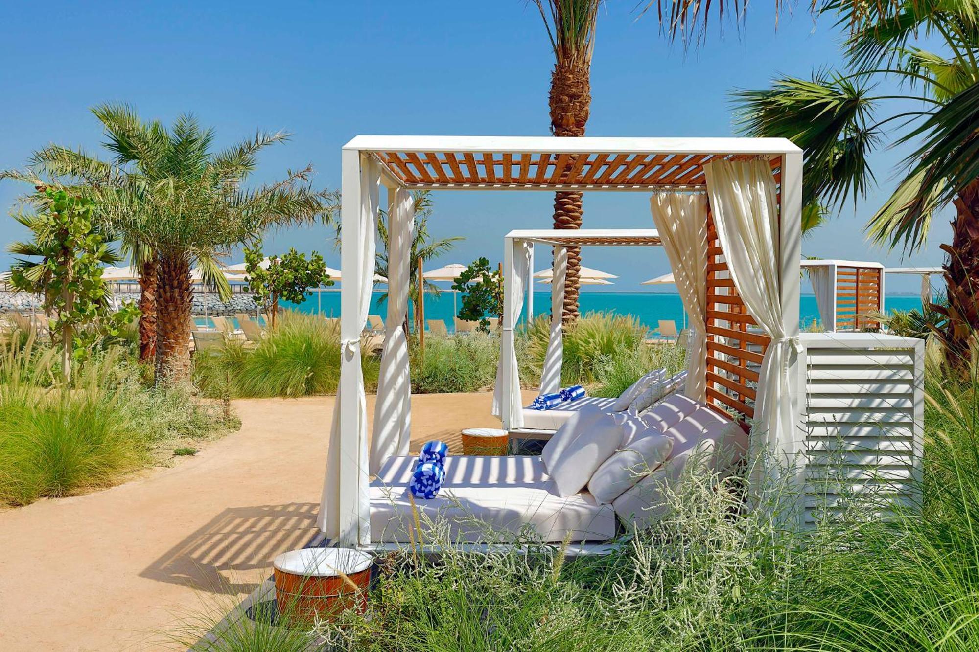 Waldorf Astoria Doha Lusail Exterior foto Cabana at Jumeirah Beach Hotel